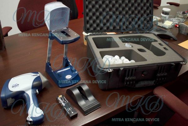Bruker S1 Titan 800 Handheld XRF Analyzer For Sale - Image 3
