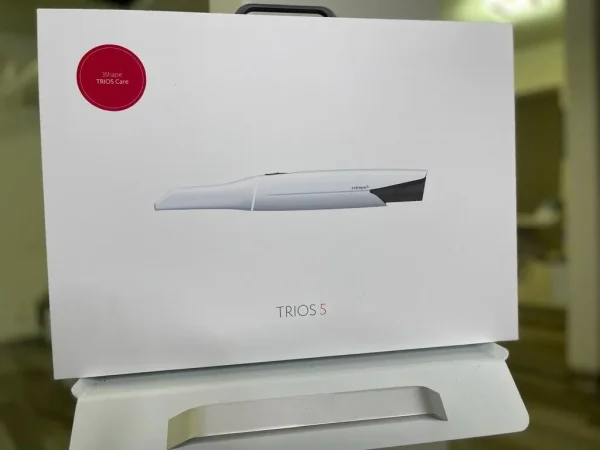 3Shape TRIOS 5 Wireless Dental Intraoral Scanner - Image 2