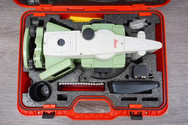 Leica Viva TS12 Robotic Survey Total Station - Image 4
