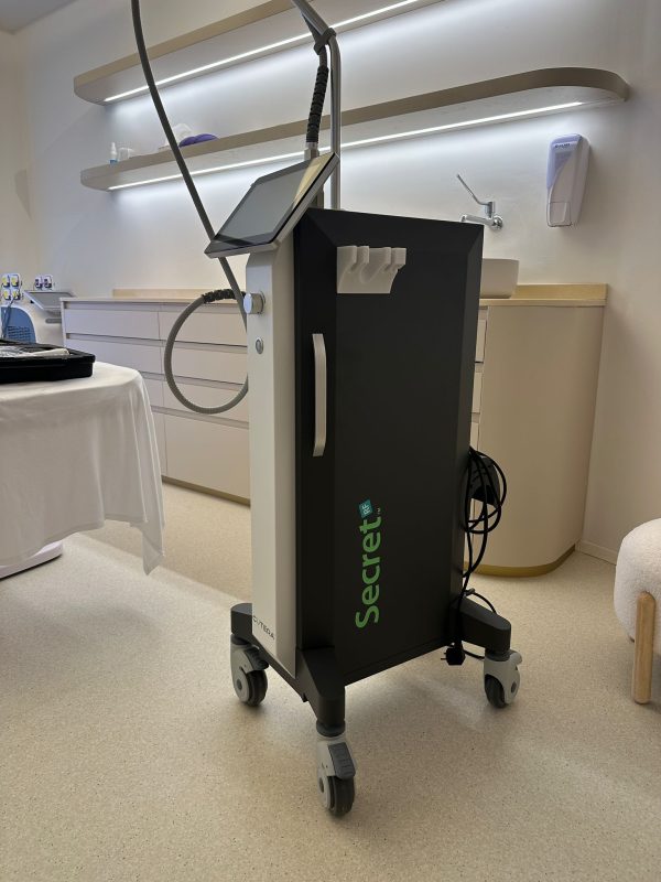 Cutera Secret PRO RF microneedling with Co2
