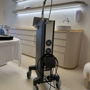 Cutera Secret PRO RF microneedling with Co2