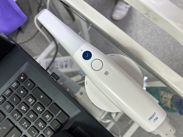 Medit i700 Wireless Intraoral Scanner - Image 2
