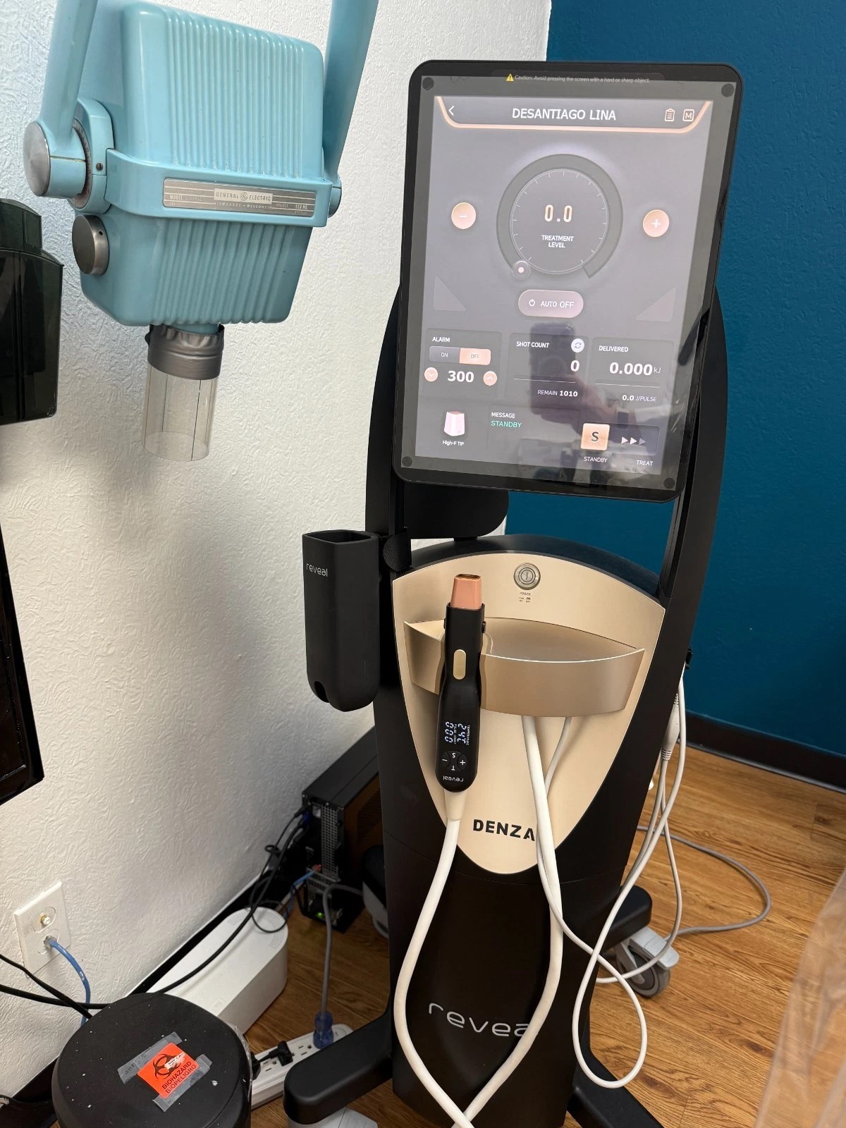 Reveal Denza RF Laser